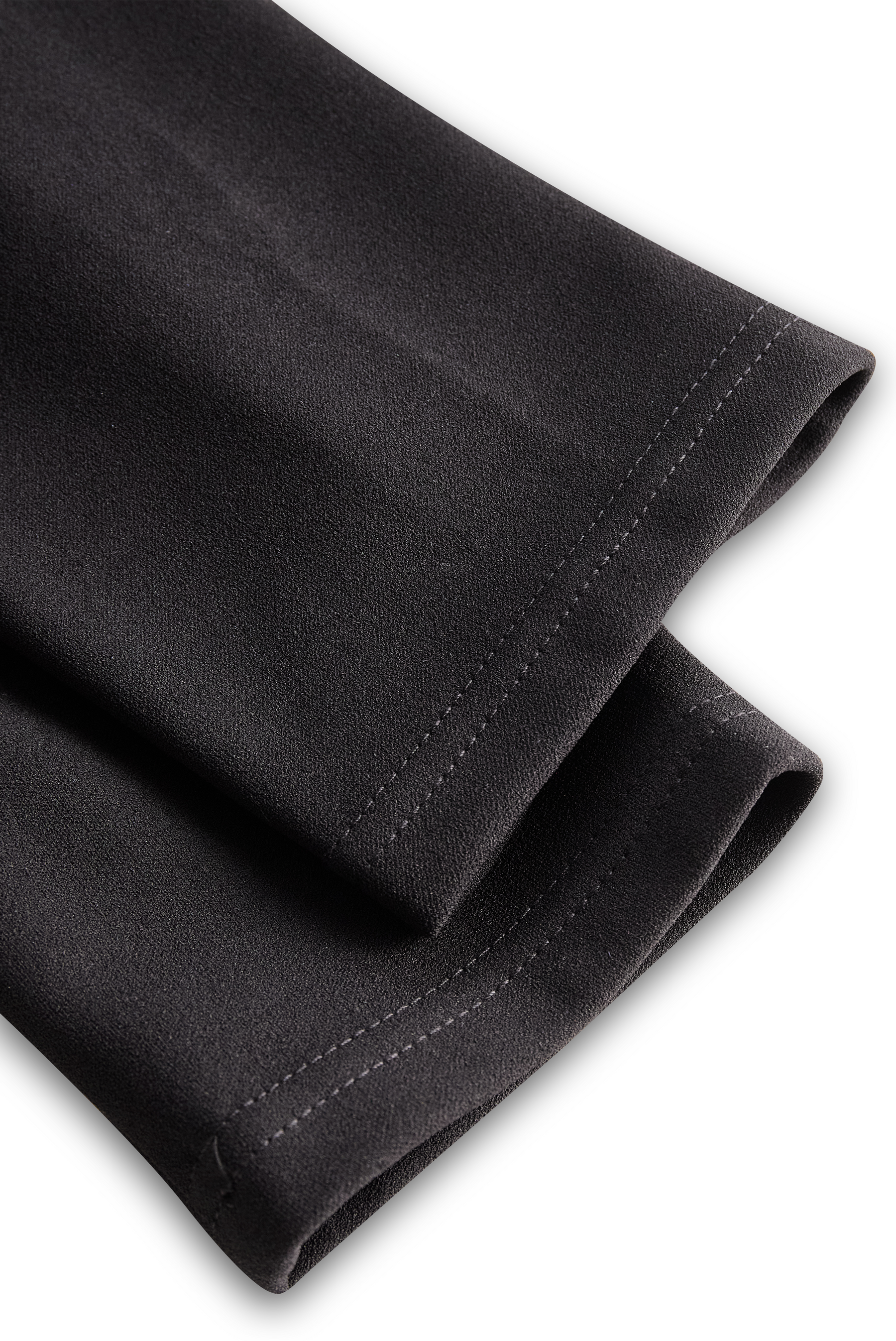 Neckline and shoulder structure detail