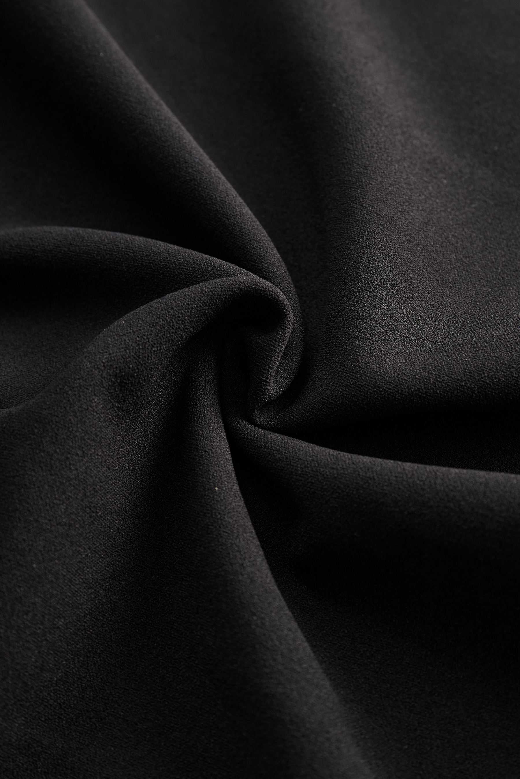 Back view of structured shoulder seam