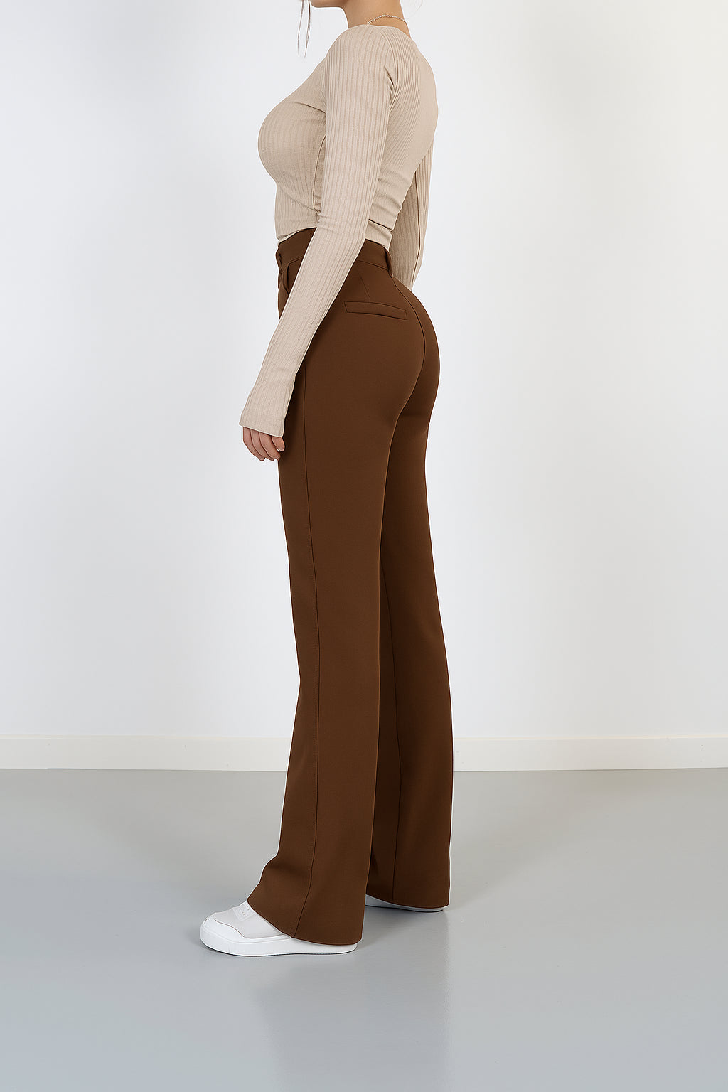 Three-quarter angle view of wide leg silhouette