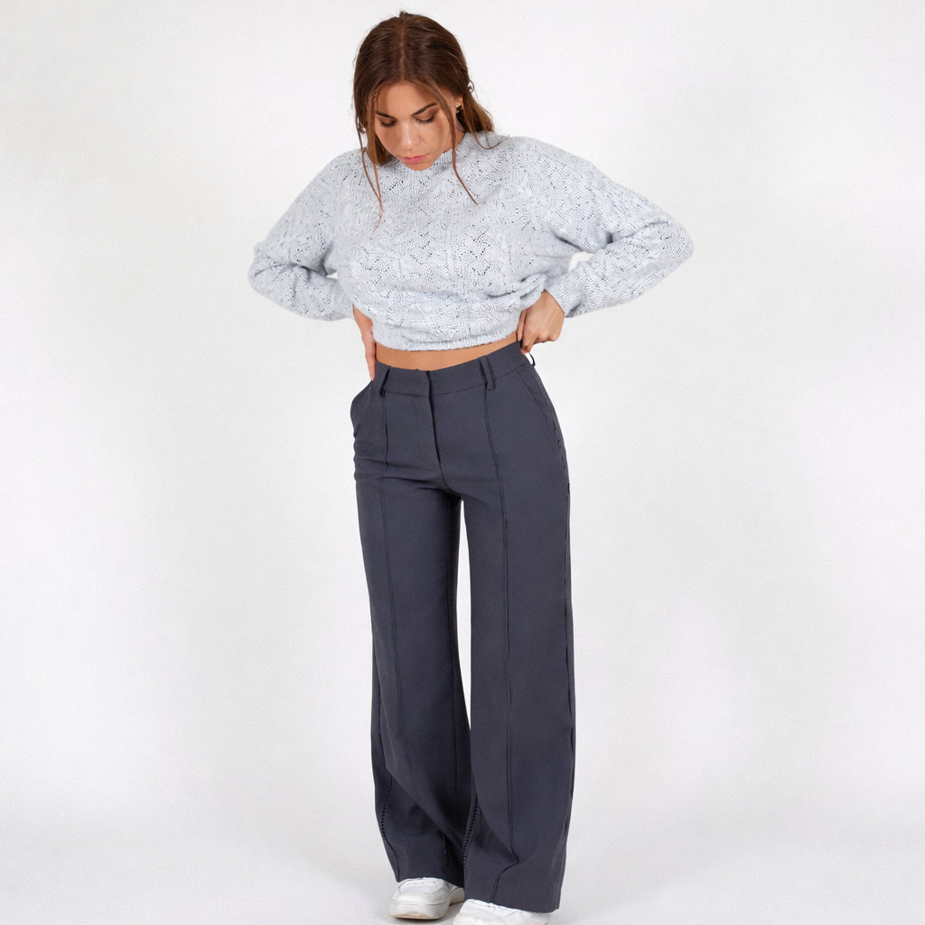 High waisted waistband detail and fit