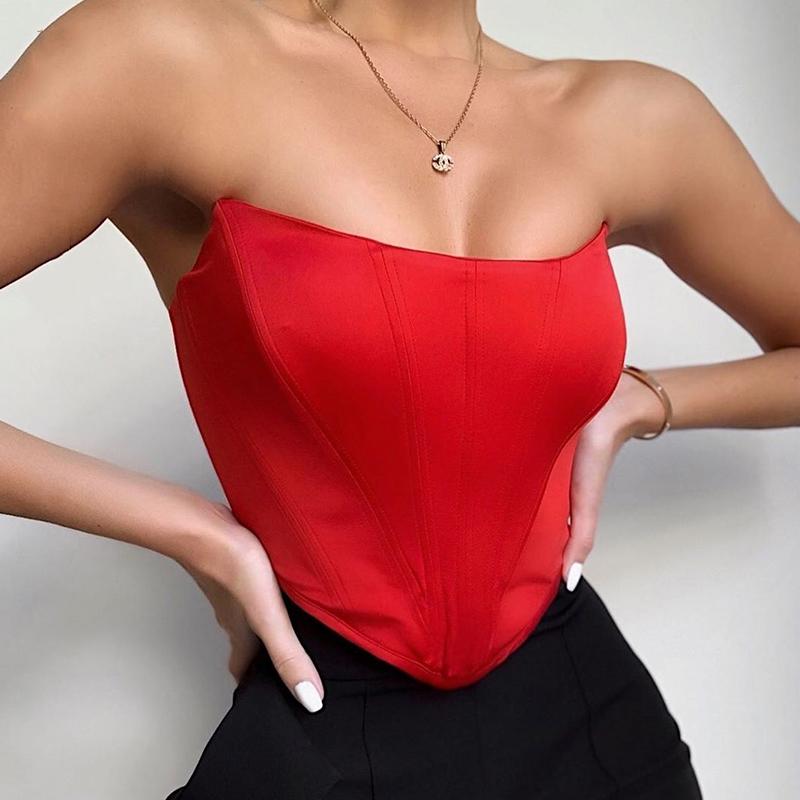 Close-up detail of sweetheart neckline and fitted bodice