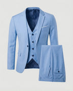 Costume trois pièces ajusté avec gilet bleu ciel pour homme