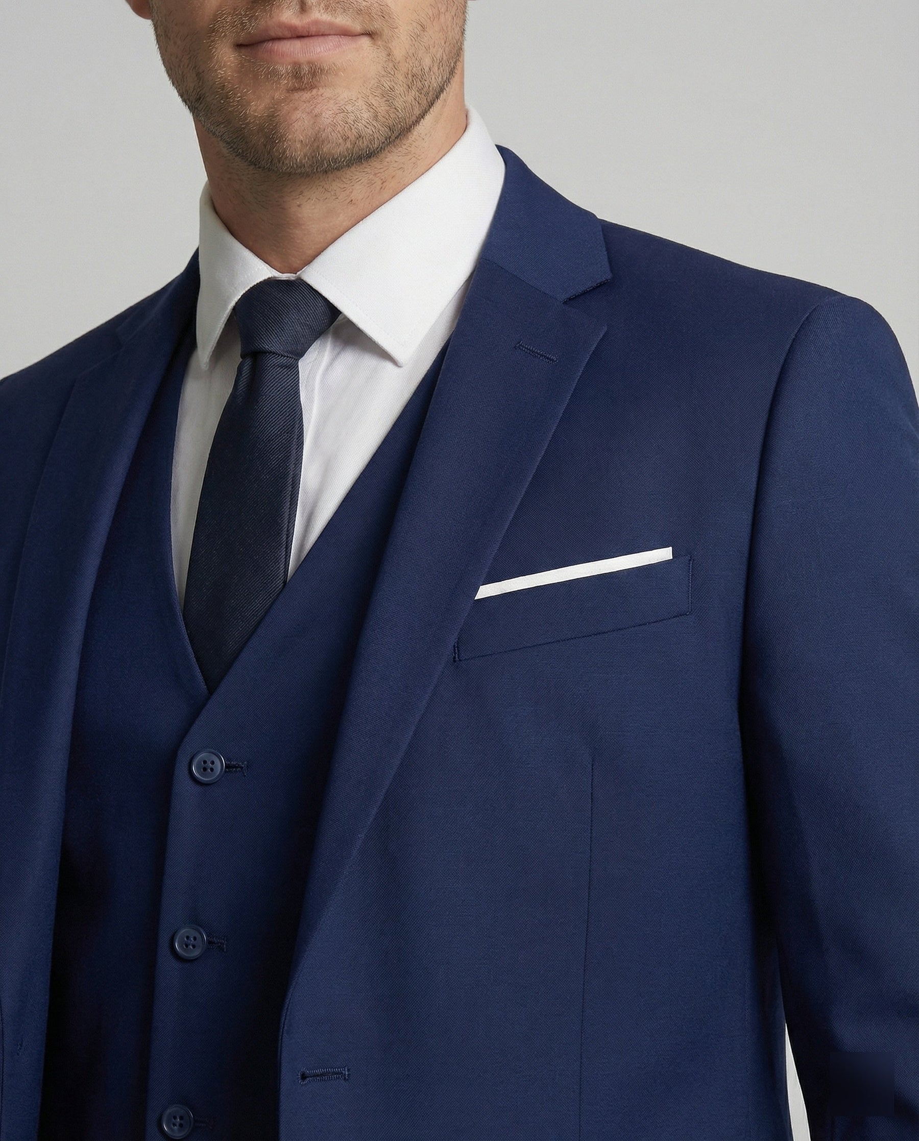 Costume trois pièces ajusté avec gilet pour homme – vue 3