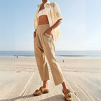Walking pose, side angle of trousers