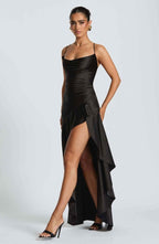 Dramatic ruffle hem from behind
