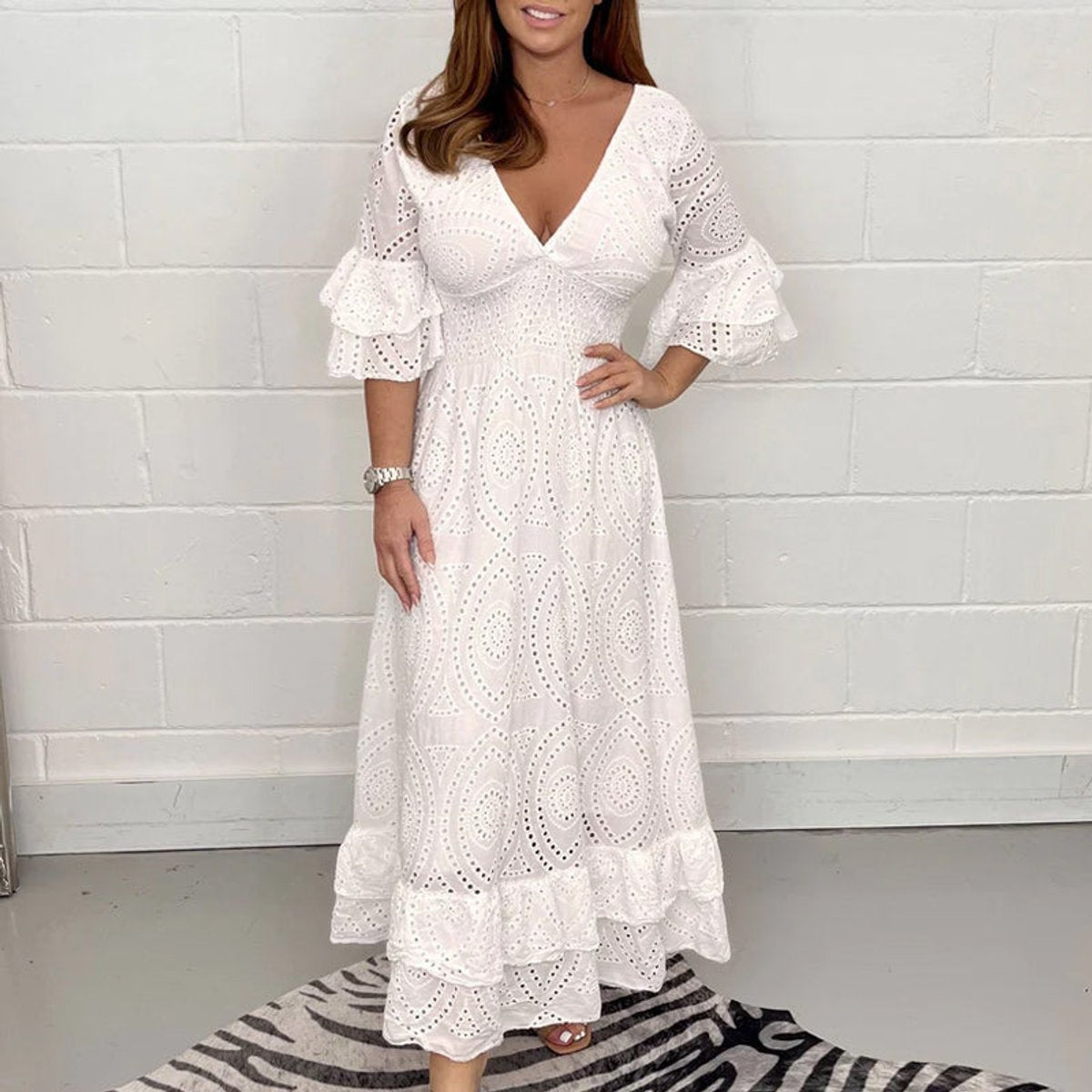 Robe midi broderie anglaise manches volants blanc pour femme