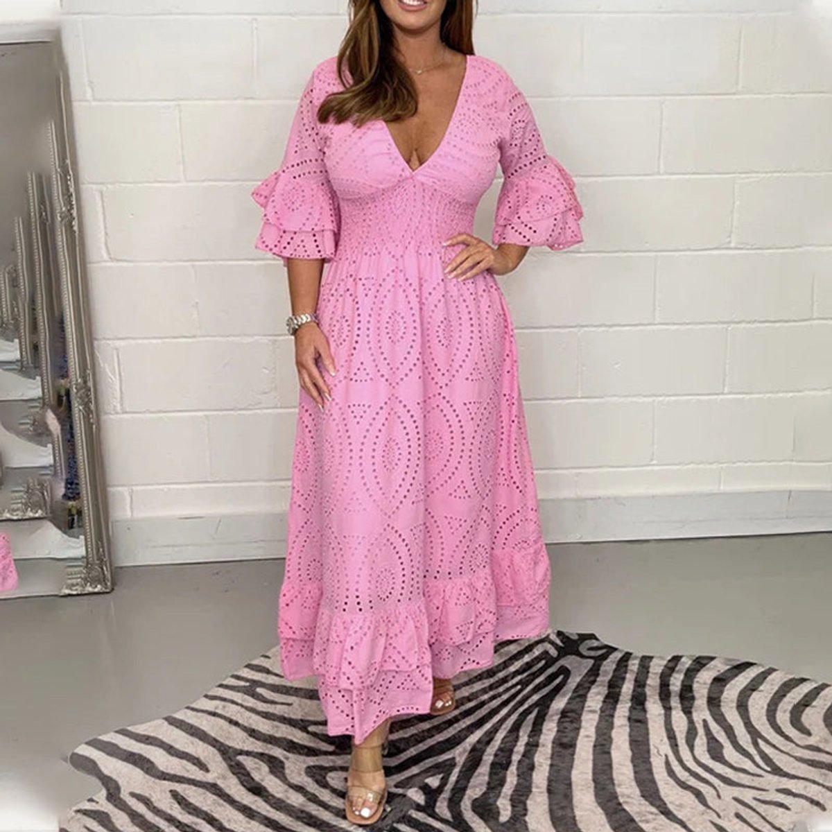 Robe midi broderie anglaise manches volants pour femme – vue 3