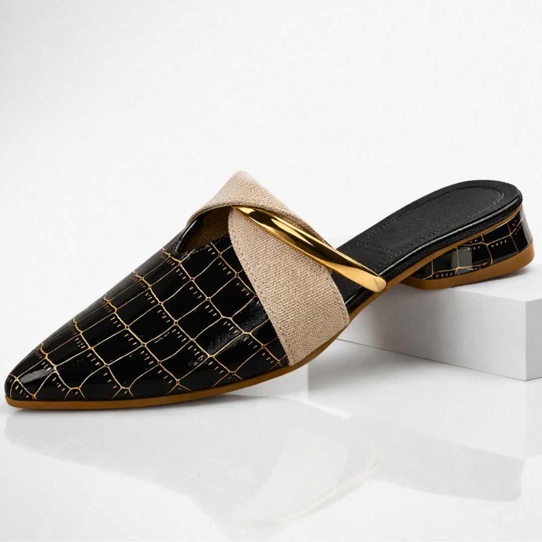 Block heel and cushioned insole, underside detail