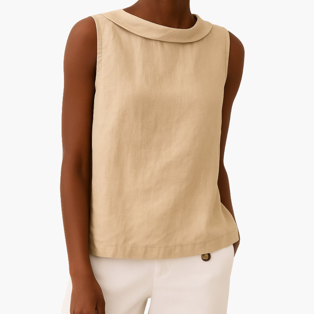 Close-up of rolled collar and neckline detail