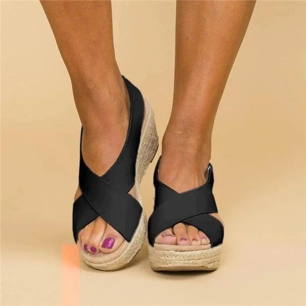 Top-down view of cushioned footbed and arch support